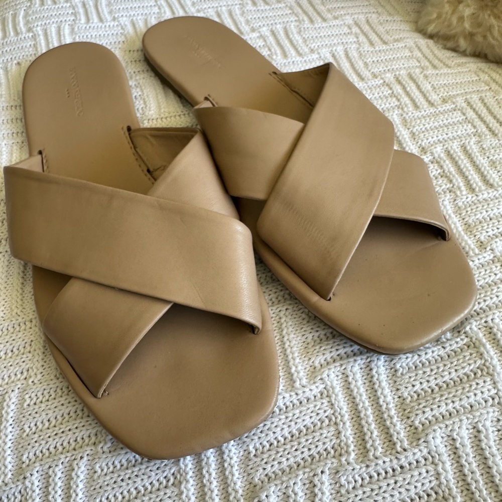 Cross over slides in blush